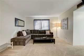 Photo #6: 2462580 Listing