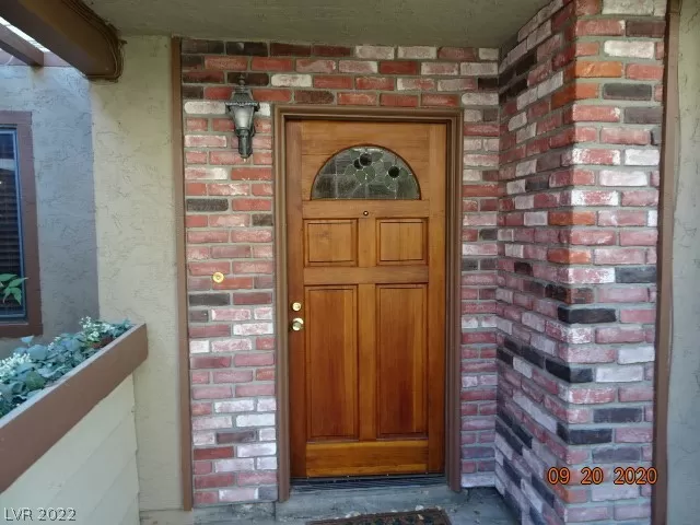 MLS: 2462585 Condo For Sale