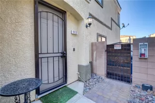 Photo #2: 2462592 Listing 