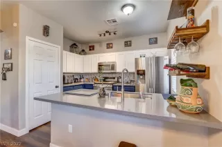 Photo #4: 2462592 Listing 