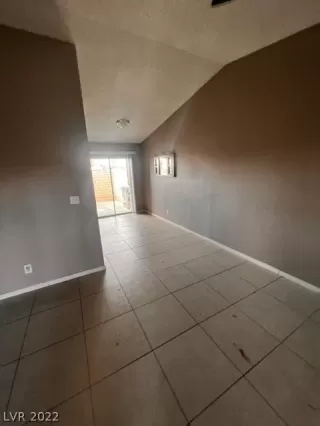 Photo #2: 2462597 Listing 