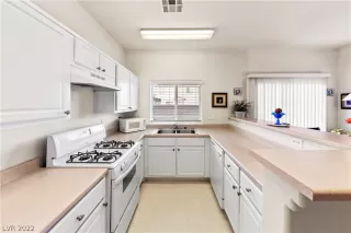 Photo #2: 2462624 Listing