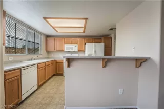 Photo #5: 2462631 Listing 