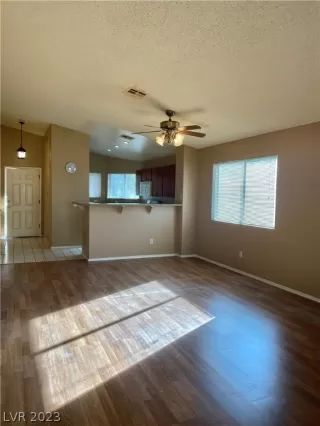 Photo #1: 2462643 Listing