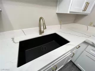 Photo #3: 2462655 Listing 