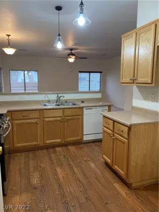 Photo #4: 2462685 Listing 