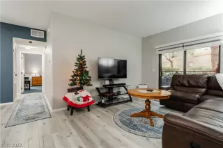 Photo #1: 2462694 Listing