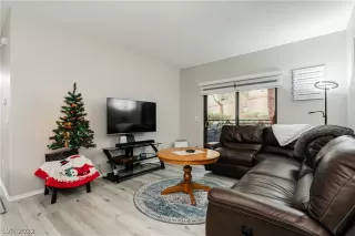 Photo #2: 2462694 Listing