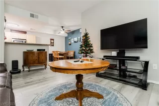 Photo #3: 2462694 Listing