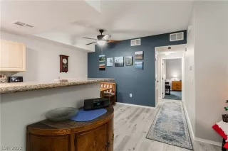 Photo #6: 2462694 Listing