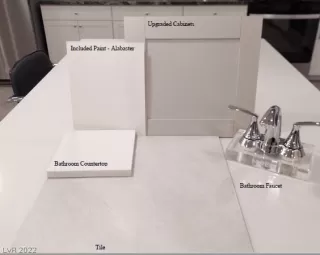 Photo #3: 2462697 Listing