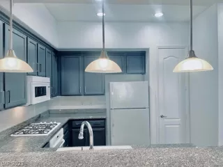 Photo #1: 2462724 Listing