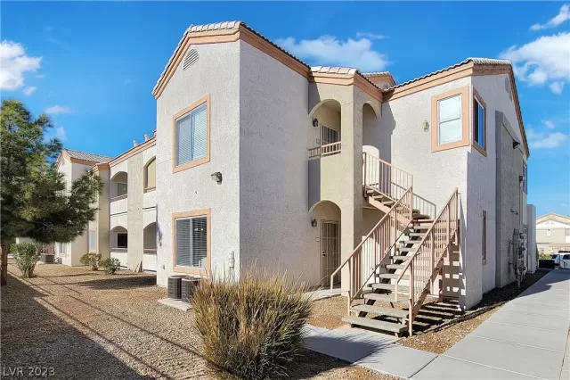 MLS: 2462758 Condo For Sale