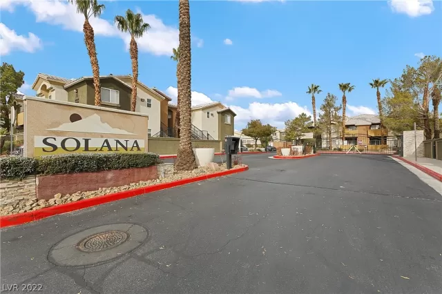 MLS: 2462760 Condo For Sale