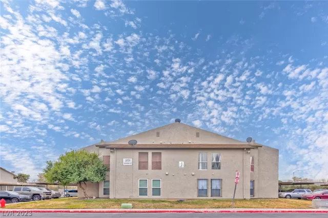 MLS: 2462765 Condo For Sale