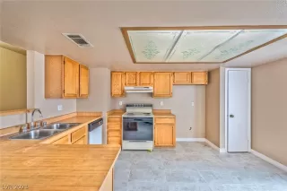 Photo #5: 2462765 Listing 