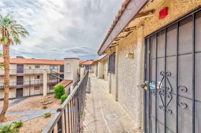 MLS: 2462786 Condo For Sale