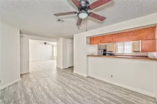 Photo #3: 2462786 Listing 