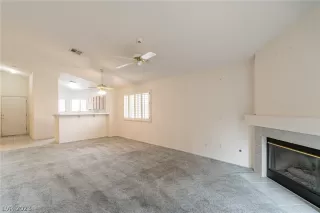 Photo #6: 2462791 Listing