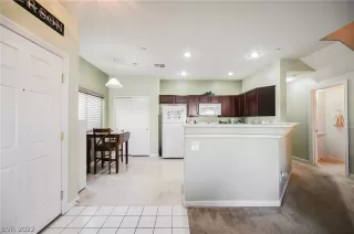 Photo #6: 2462829 Listing