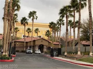 Photo #3: 2462832 Listing 