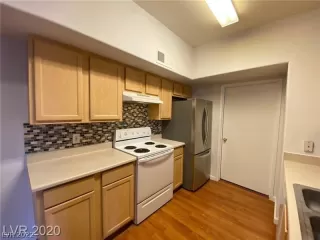 Photo #5: 2462832 Listing 