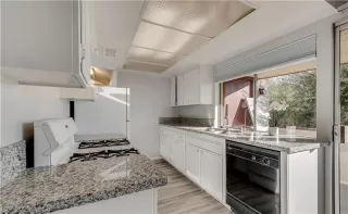 Photo #3: 2462834 Listing 