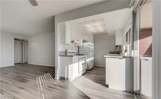 Photo #4: 2462834 Listing 