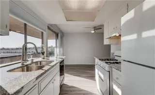 Photo #6: 2462834 Listing 