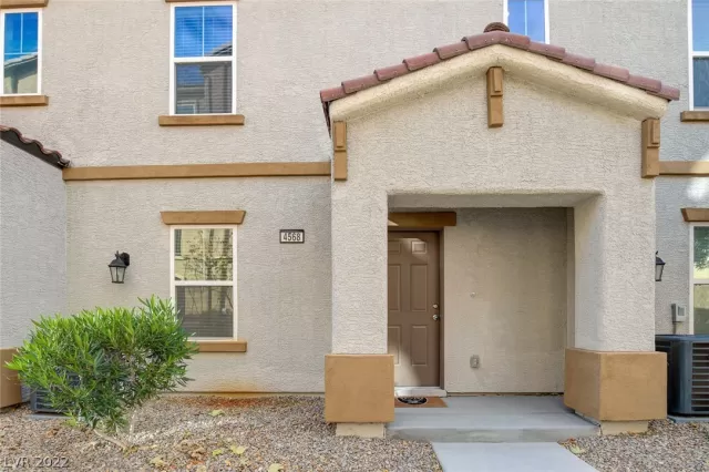 MLS: 2462857 Condo For Sale