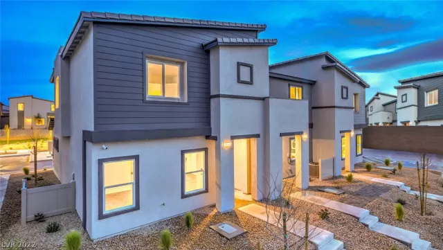 MLS: 2462873 Condo For Sale