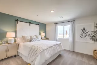 Photo #6: 2462873 Listing