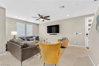 Photo #1: 2462891 Listing