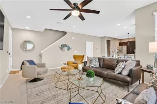 Photo #2: 2462891 Listing