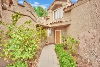 Photo #3: 2462900 Listing