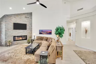 Photo #6: 2462900 Listing