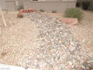 Photo #2: 2462902 Listing