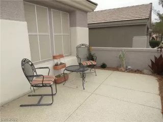 Photo #5: 2462902 Listing