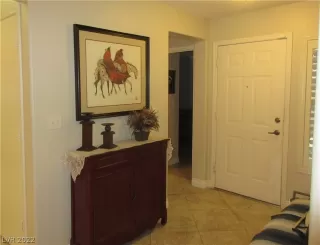 Photo #6: 2462902 Listing