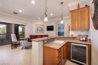 Photo #6: 2462922 Listing 