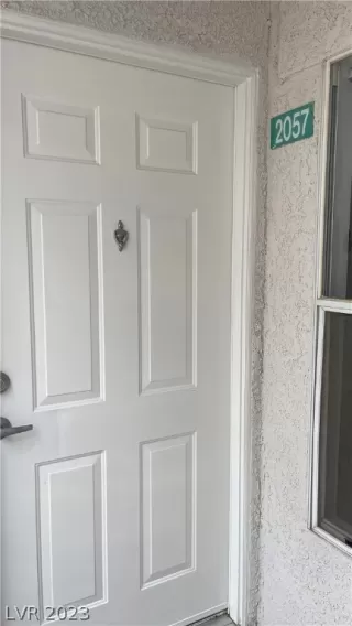 Photo #3: 2462946 Listing 