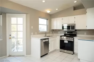 Photo #2: 2462950 Listing 