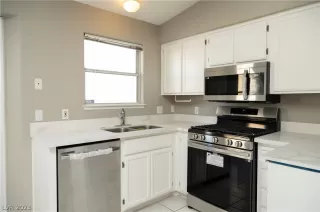 Photo #3: 2462950 Listing 