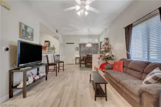 Photo #3: 2462953 Listing