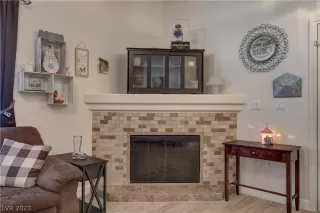 Photo #4: 2462953 Listing