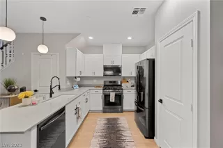 Photo #4: 2462954 Listing 