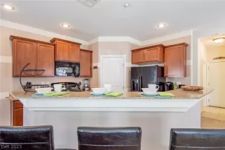 Photo #5: 2462955 Listing 