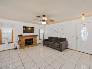 Photo #1: 2462973 Listing 