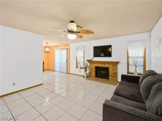 Photo #3: 2462973 Listing 