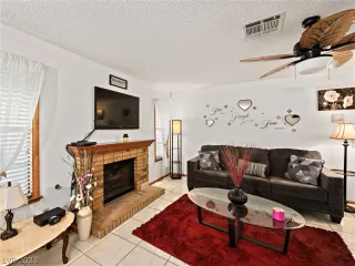 Photo #4: 2462973 Listing 
